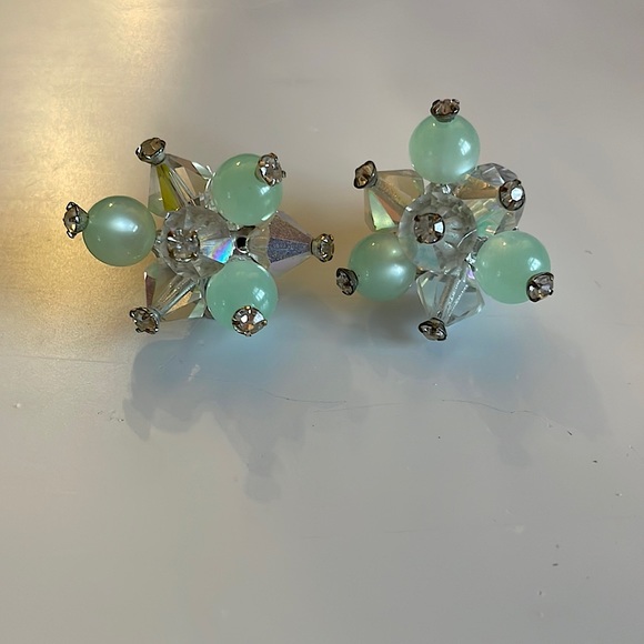 Vintage? Unique Clip on Earrings green iridescent beads diamond rhinestones tip - Picture 3 of 5